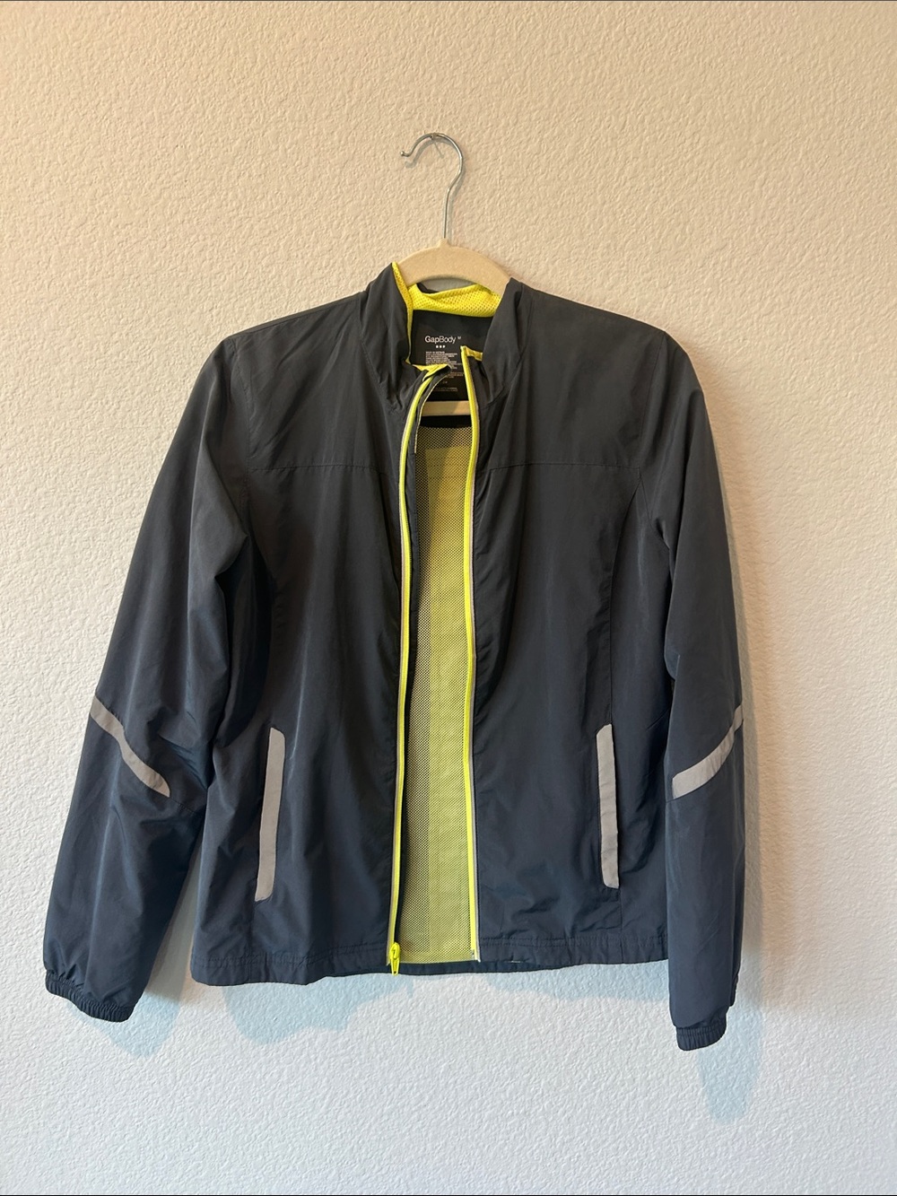 Men's Lightweight‎ Reflective Windbreaker Jacket - Black with Yellow Trim